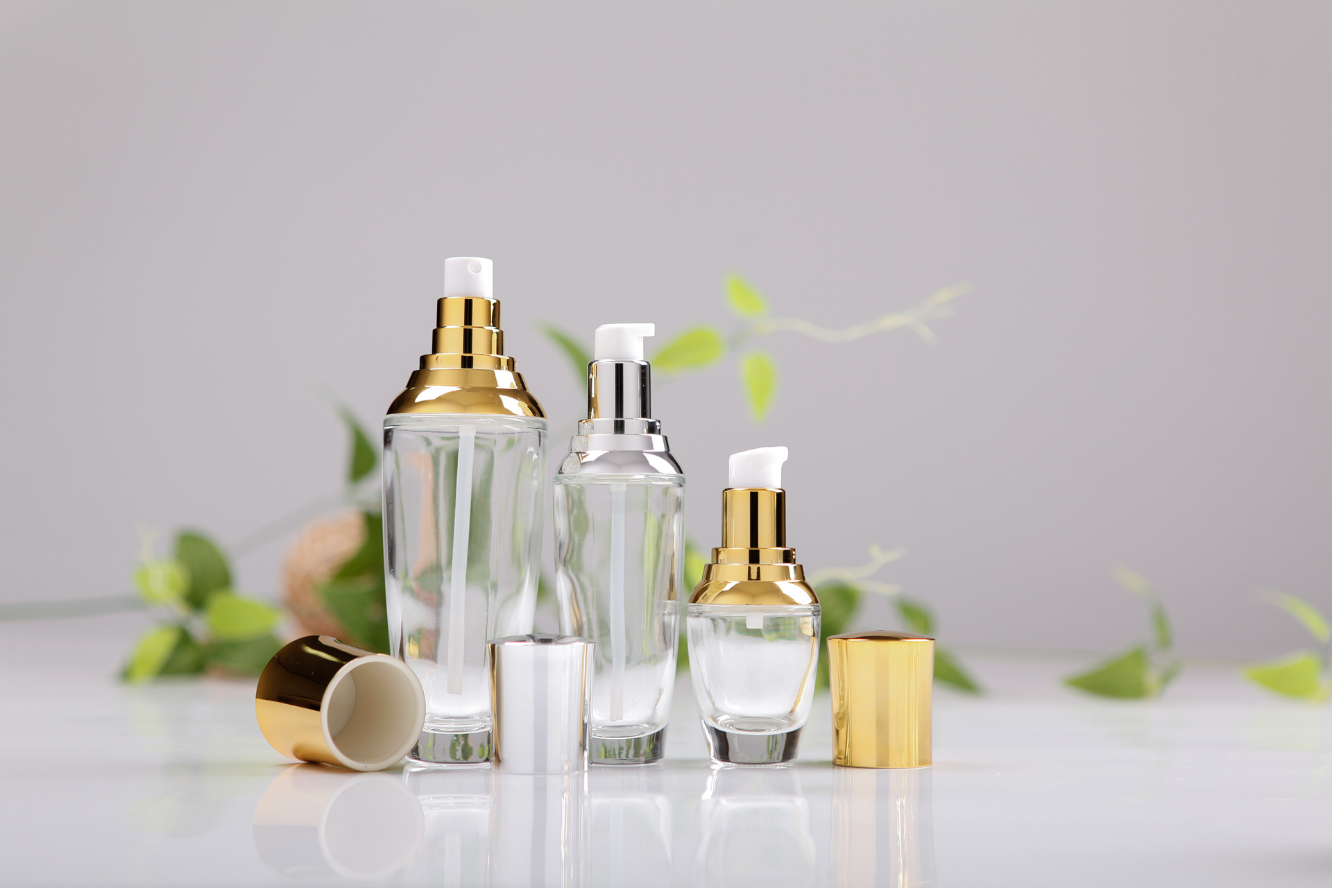 深度修復(fù)與藝術(shù)珍藏 從舒緩保濕霜的呵護(hù)到珠寶首飾的鑒賞